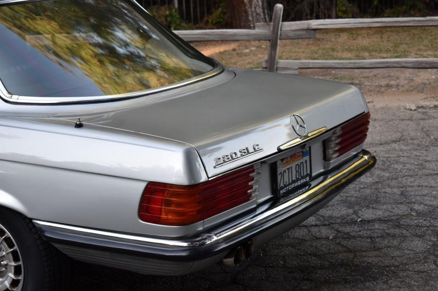 Детали экстерьера Mercedes-Benz 280 SLC (C107) 1980 года  (EU) (фото 44 из 102)